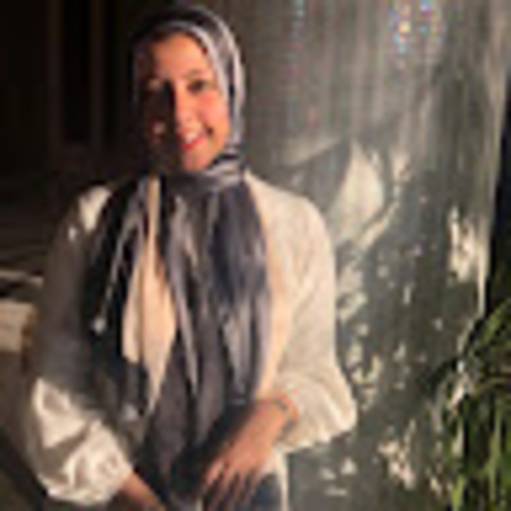 Meet your Posher, Hala
